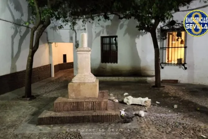 The Cross of San Lázaro of Seville, Spain, sculpted in the 16th century, was vandalized on the night of Oct. 21-22, 2023.?w=200&h=150
