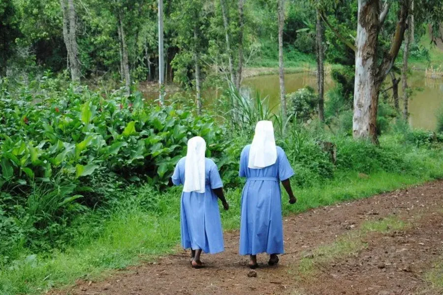 Daughters of the Resurrection walking in Bukavu,  eastern Democratic Republic of the Congo.?w=200&h=150