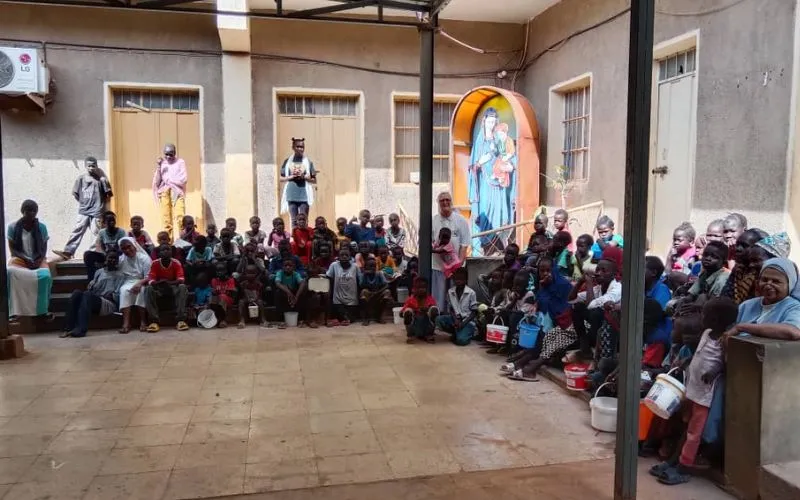 Peace reigns inside Dar Mariam, the residence of the Salesian Sisters in Sudan despite the fact that it has been surrounded by heavy gunfire and bombed multiple times as war rages on in the northeastern African country.