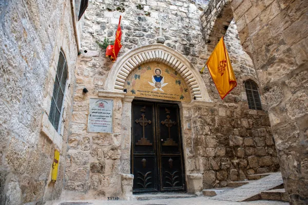 The entrance of the Syriac Orthodox Patriarchate in Jerusalem, which is also the location of the convent of St. Mark. Here, the Syriac Orthodox faithful oversee several revered sites, including the house of St. Mark and the Cenacle, where Jesus is believed to have had the Last Supper with his apostles. Credit: Marinella Bandini