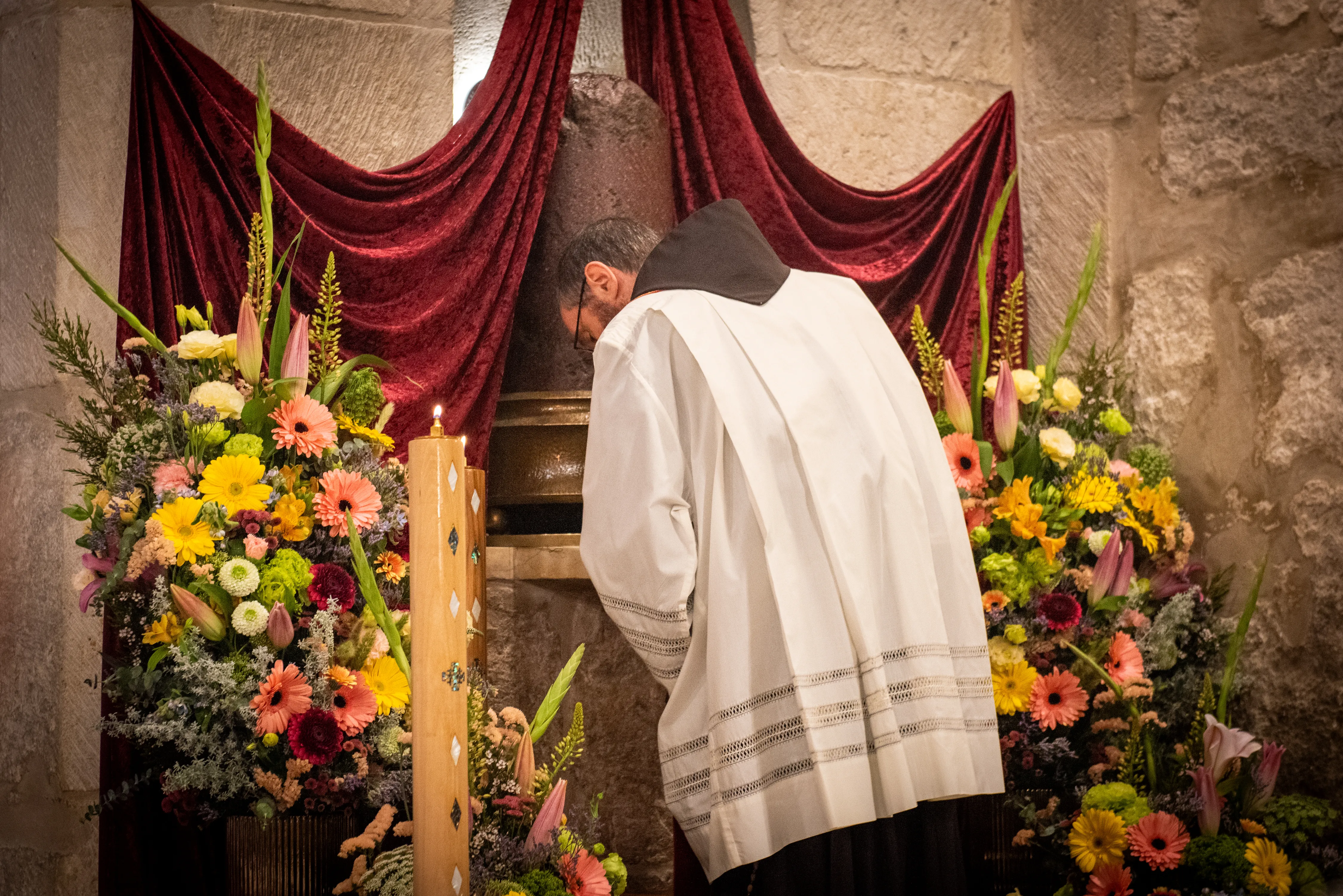 On Holy Wednesday, the friars of the Custody of the Holy Land venerated the column to which, according to tradition, Jesus was bound to be scourged. They prayed the station dedicated to the column during the daily procession that the Franciscans perform inside the Basilica of the Holy Sepulcher. At the end, they intoned the hymn “Columna Nobilis” and then, one by one, they performed an act of veneration. March 27, 2024.?w=200&h=150