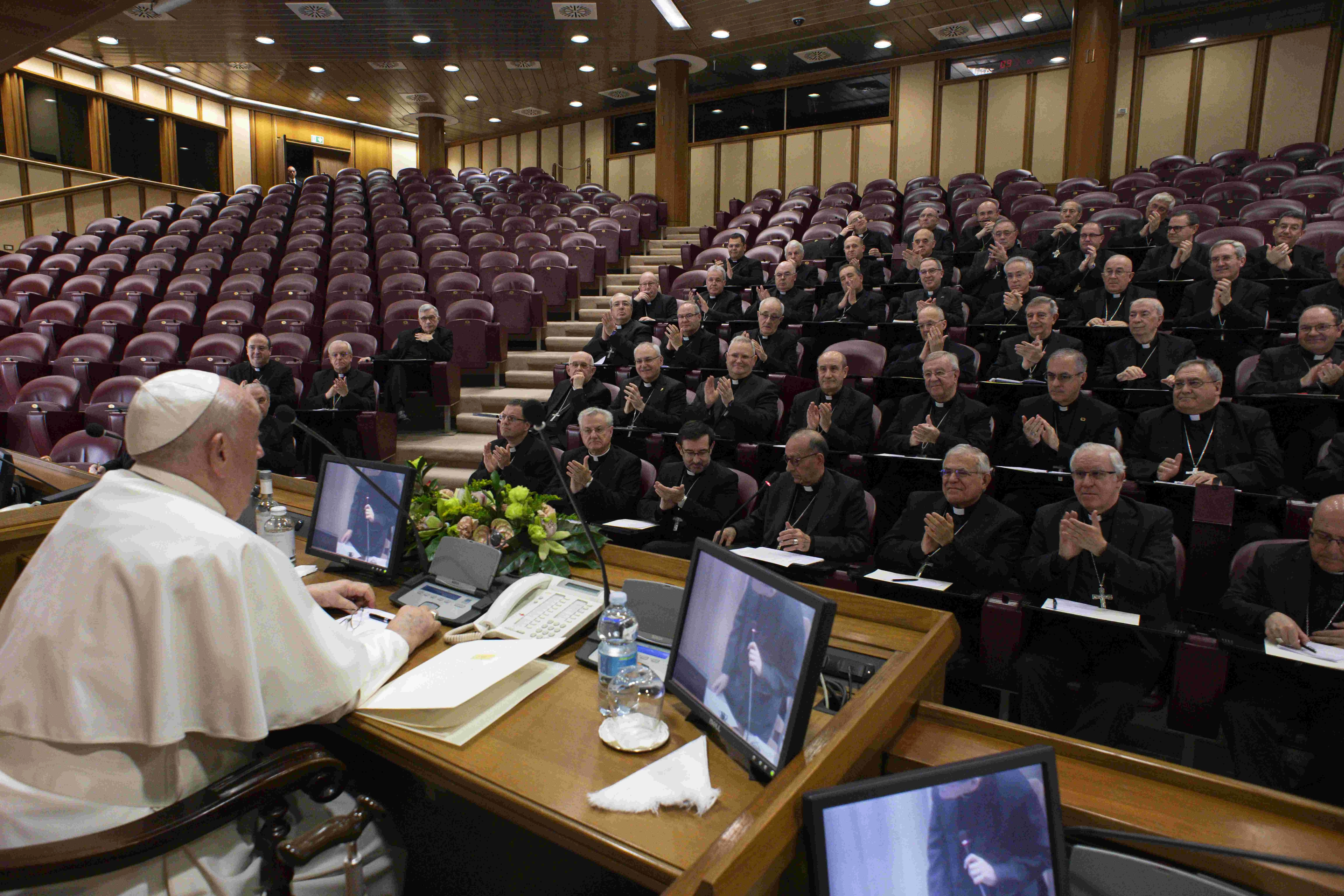 Pope Francis meets with the Spanish bishops at the Vatican on Nov. 28, 2023.?w=200&h=150
