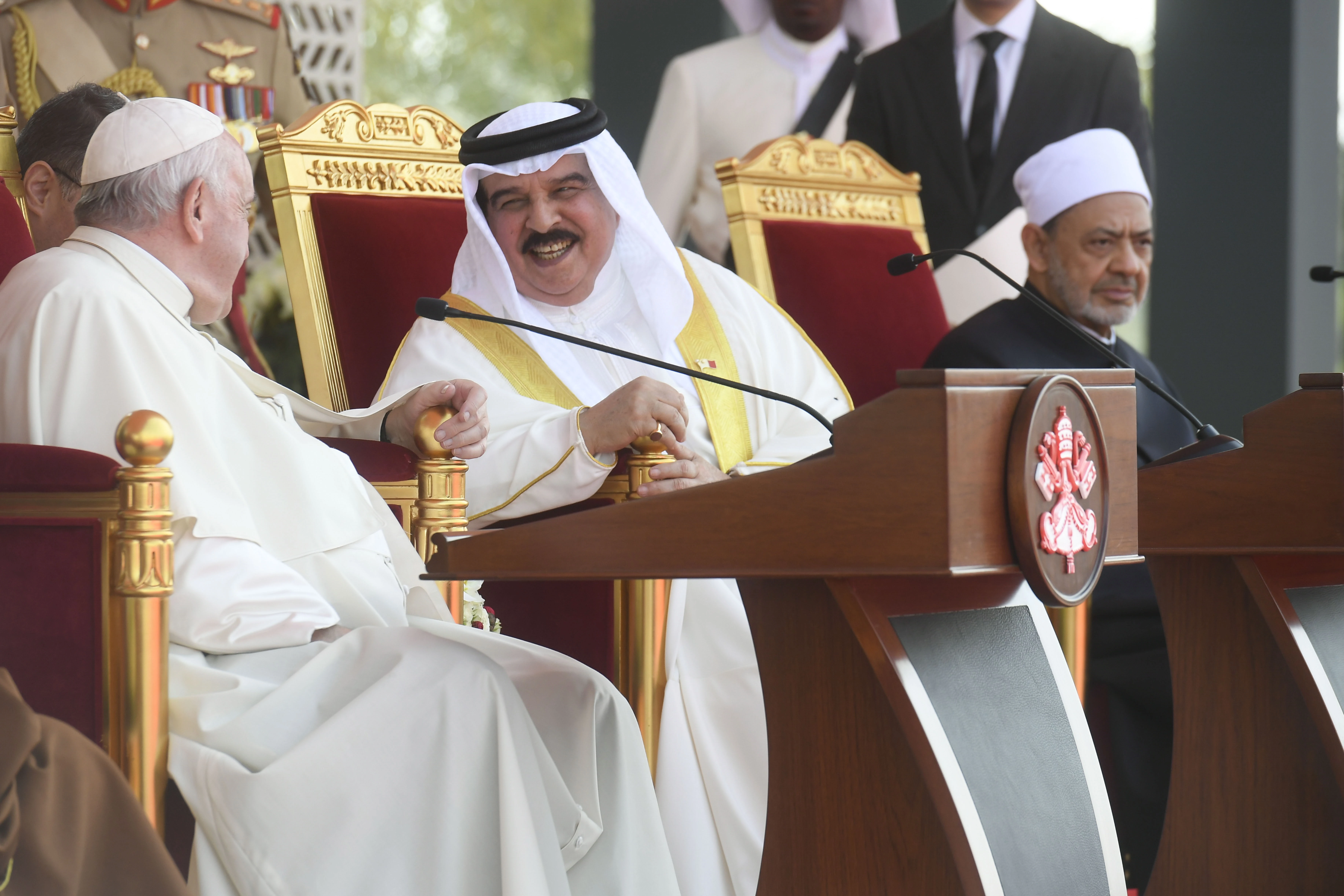 Pope Francis attending the closing of the “Bahrain Forum for Dialogue: East and West for Human Coexistence” with King Hamad bin Isa Al Khalifa on Nov. 4, 2022.?w=200&h=150