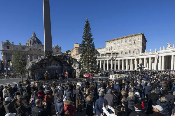 Pilgrims gather in St. Peter's Square for Pope Francis' Angelus message on Dec. 17, 2023. Credit: Vatican Media