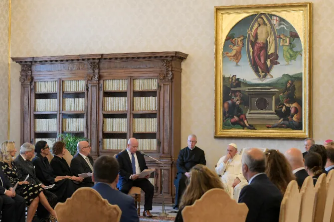 Pope Francis meets a delegation from B’nai B’rith International at the Vatican, May 30, 2022