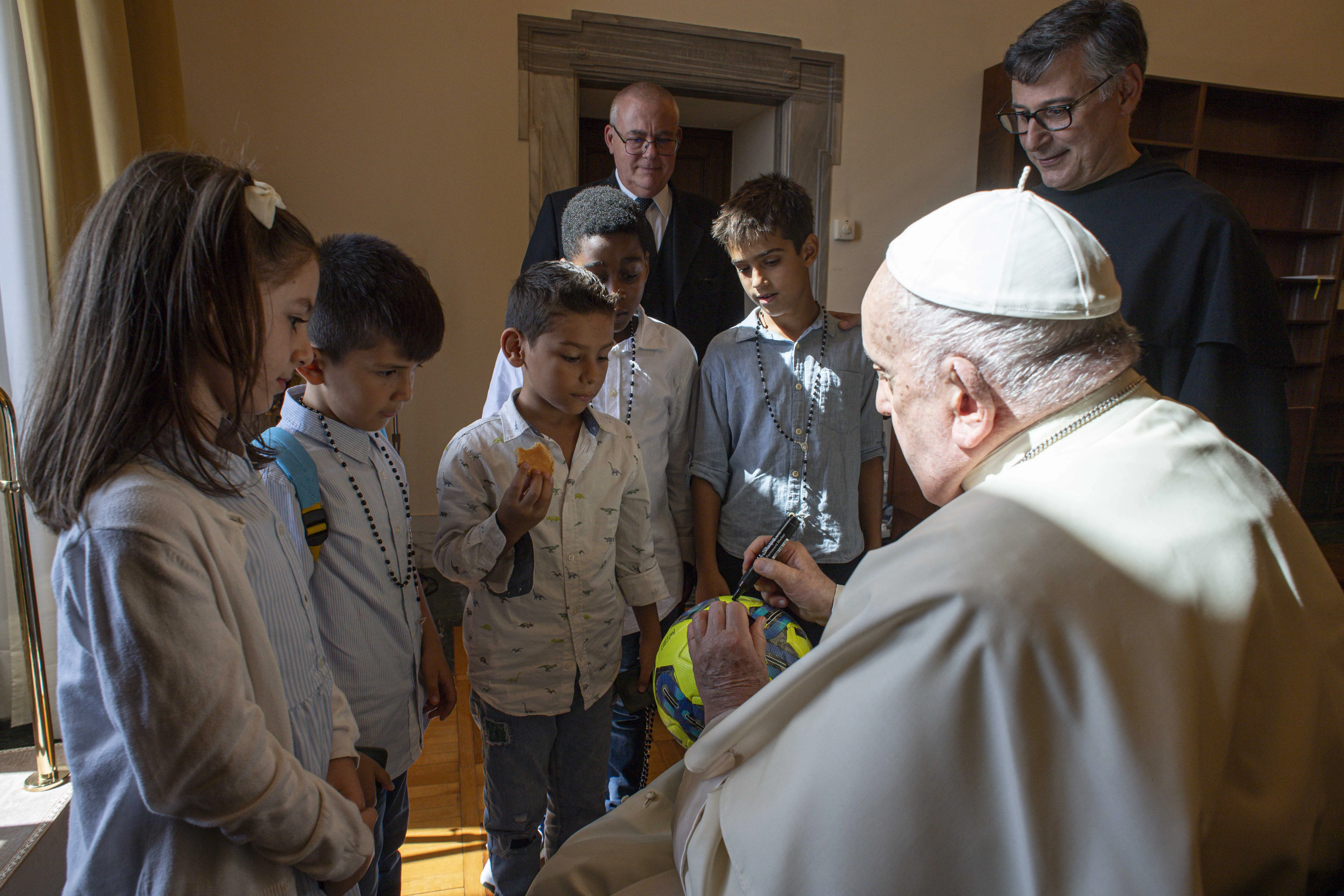 Five children representing five continents speak with Pope Francis in the Apostolic Palace at the Vatican on Oct. 1, 2023. The pope will hold a meeting with children at the Vatican on Nov. 6, 2023.?w=200&h=150