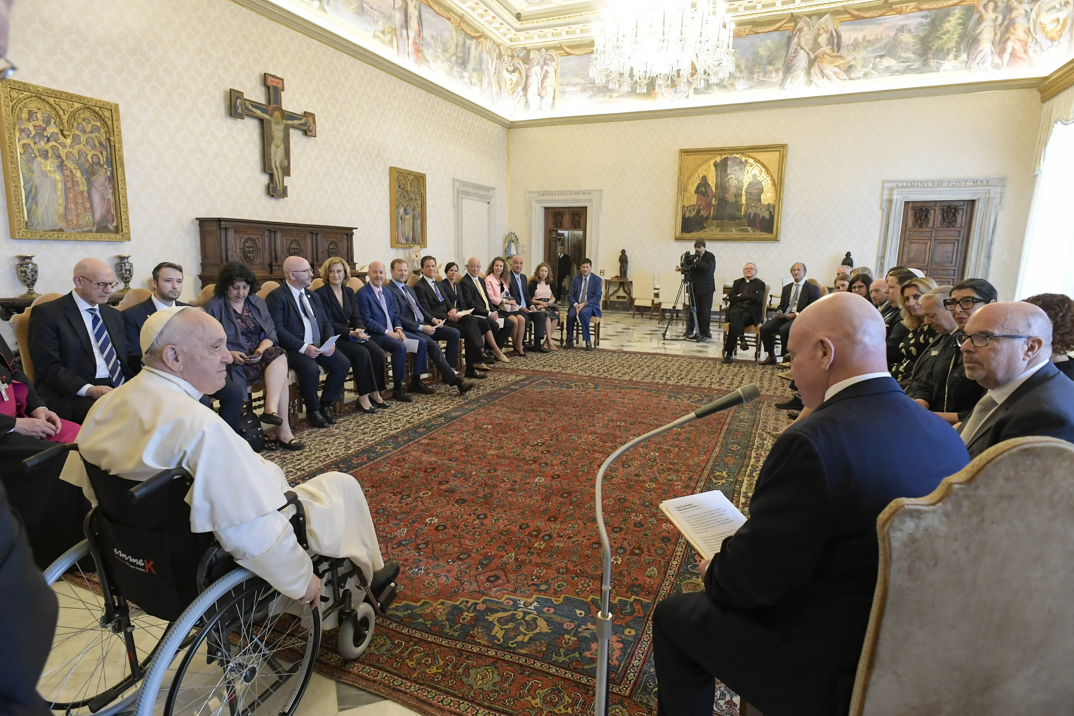 Pope Francis meets a delegation from B’nai B’rith International at the Vatican, May 30, 2022.?w=200&h=150