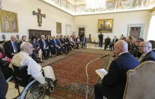 Pope Francis meets a delegation from B’nai B’rith International at the Vatican, May 30, 2022. Vatican Media.