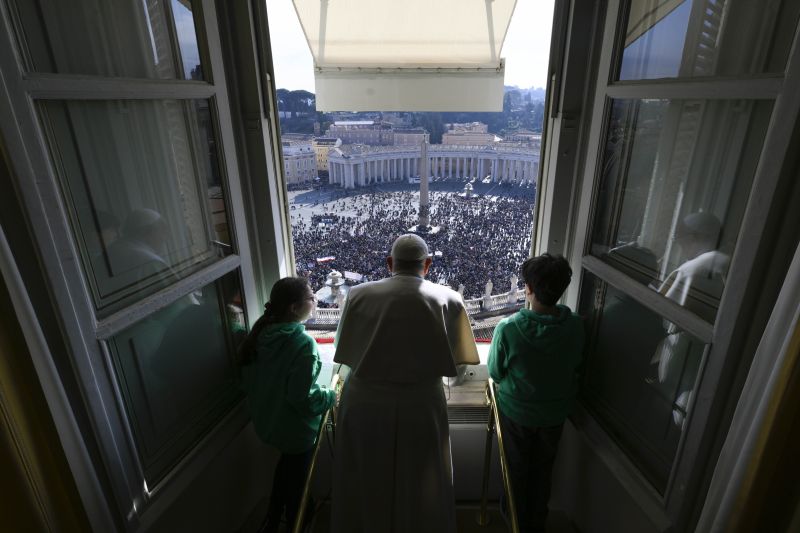 Pope Francis cancels Monday audiences due to persisting ‘mild flu’ symptoms