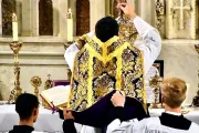 Elevation of the chalice at a Traditional Latin Mass