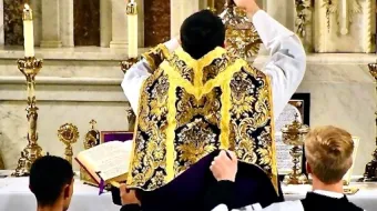 Elevation of the chalice at a Traditional Latin Mass.