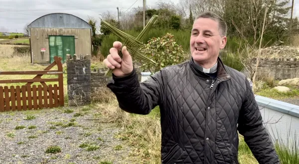 Father Patrick Hughes shows how to make a traditional St. Brigid's Cross in County Cavan, Ireland. Courtney Mares/CNA
