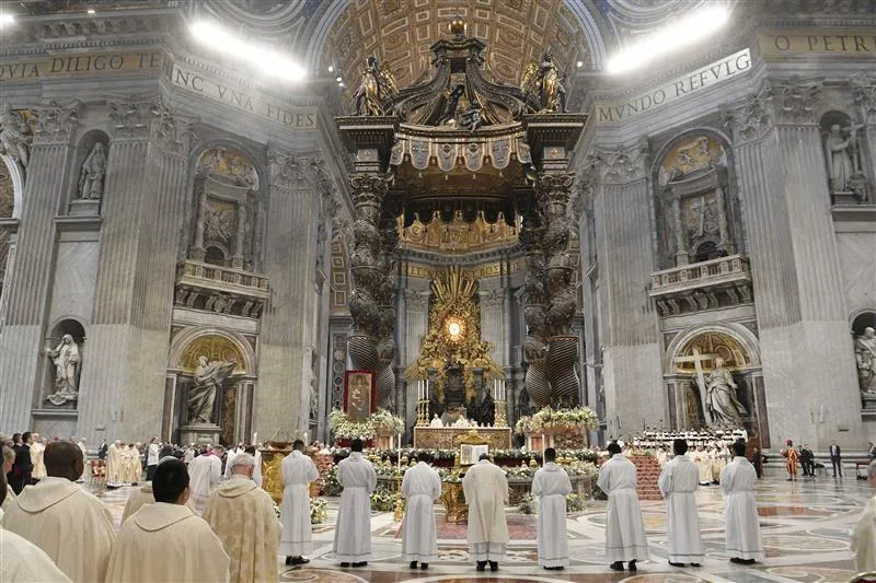 Bernini's baldacchino at the papal Mass on Jan. 1, 2024.?w=200&h=150