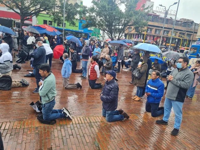 Rain did not deter the hundreds of men gathered as part of the Men's Rosary in Bogota, Colombia, Oct. 8, 2022, to pray the rosary for the victims of abortion.?w=200&h=150