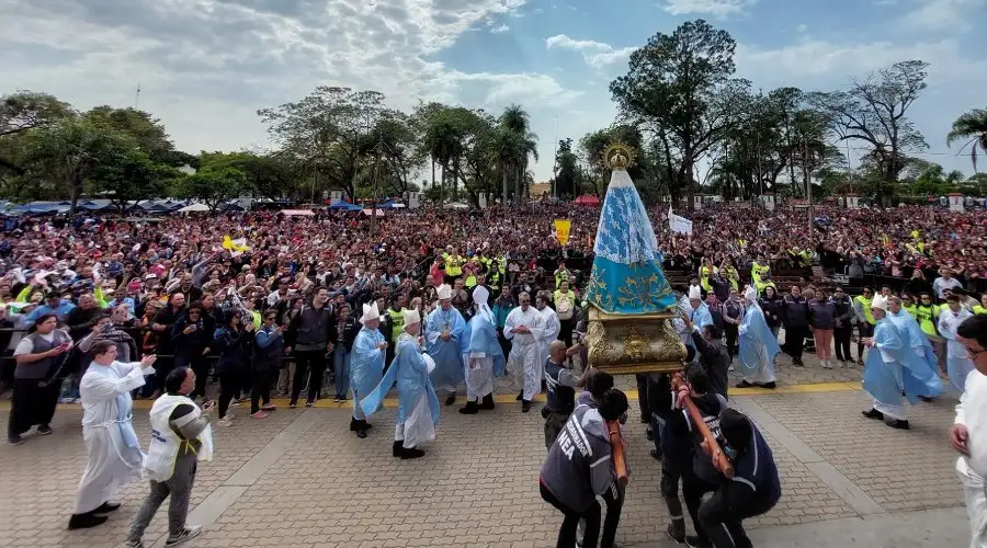 The pilgrim image of Maria de Itatí and the multitude of pilgrims in front of the basilica at the Shrine of the Virgin of Itatí in the Archdiocese of Corrientes, Argentina, on Saturday, Sept. 17, 2022. Photo credit: Itateñas News
