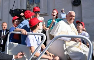 Pope Francis’ general audience in St. Peter’s Square, May 18, 2022. Vatican Media.