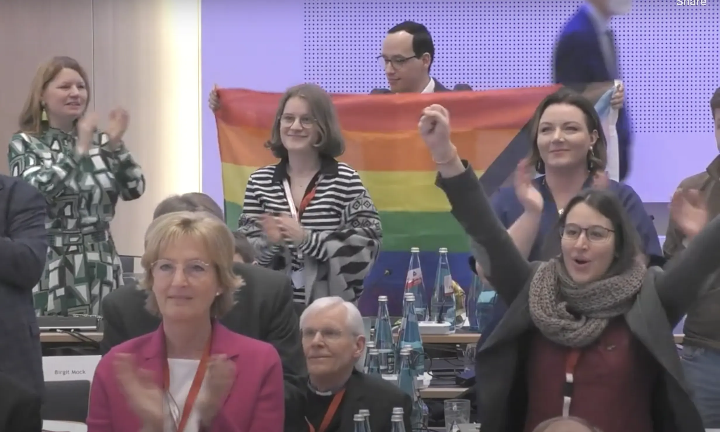 Delegates at the fifth assembly of the German Synodal Way, meeting in Frankfurt, Germany, on March 11, 2023, applaud after the he passage of a text calling for changes to the German Church's approach to gender identity.?w=200&h=150