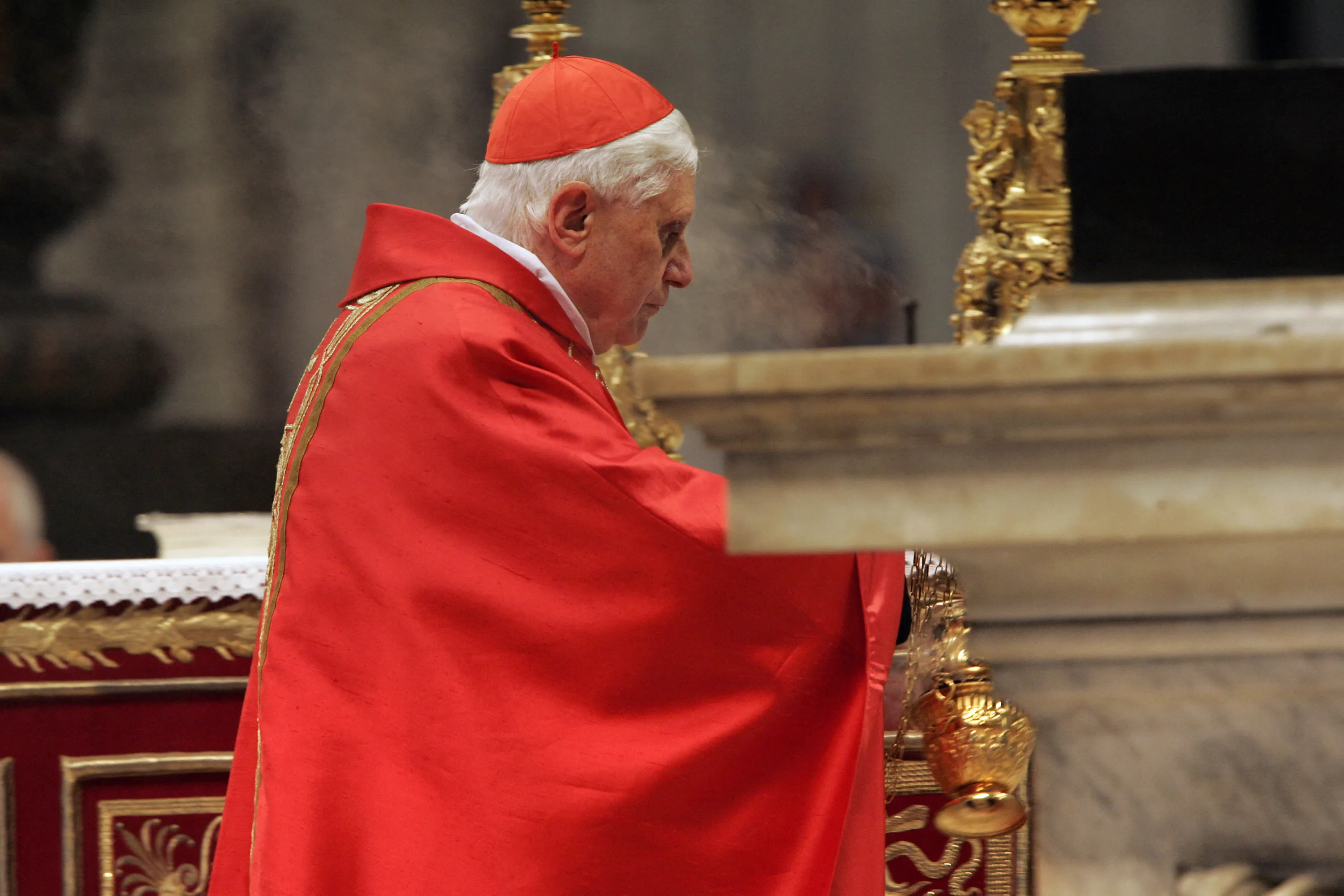 Cardinal Joseph Ratzinger celebrates the special "pro eligendo summo pontifice" (to elect Supreme Pontiff) Mass at St Peter's Basilica in the Vatican City on April 18, 2005.?w=200&h=150