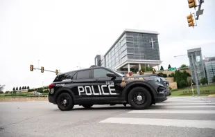 Police respond to the scene of a mass shooting at St. Francis Hospital on June 1, 2022 in Tulsa, Oklahoma. At least four people were killed in a shooting rampage at the Natalie Medical Building on the hospital's campus, according to published reports. The shooter is also dead from a self-inflicted gunshot wound, according to police. J Pat Carter/Getty Images.