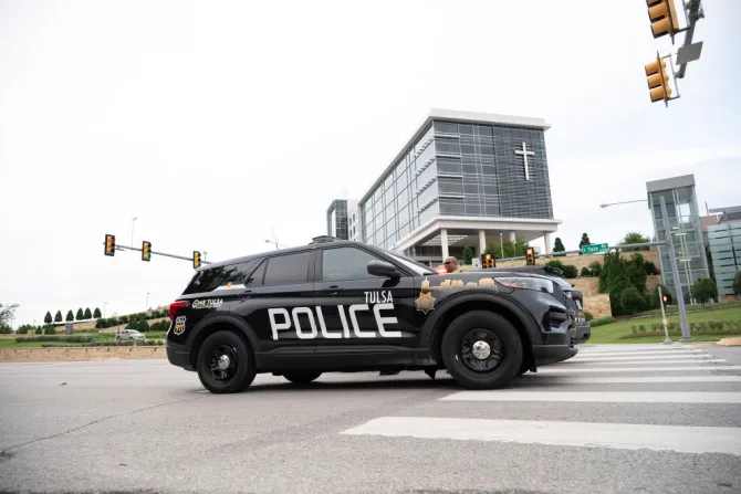 Police respond to the scene of a mass shooting at St. Francis Hospital on June 1, 2022 in Tulsa, Oklahoma. At least four people were killed in a shooting rampage at the Natalie Medical Building on the hospital's campus, according to published reports/