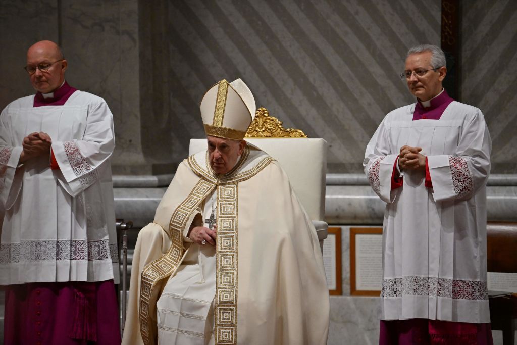 Pope Francis gives thanks to God for Benedict XVI’s sacrifices for the Church