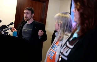 Jonathan Darnel speaks at a news conference at the Hyatt Regency on April 5, 2022, in Washington, D.C. Credit: Anna Moneymaker/Getty Images