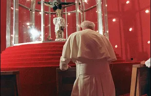 Pope John Paul II prays in Managua's cathedral before ending his visit to Nicaragua on Feb. 7, 1996. Photo by RODRIGO ARANGUA/AFP via Getty Images