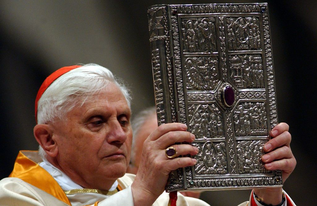 ‘Trust in Providence’: Faithful pray for Benedict XVI at special Mass in Rome