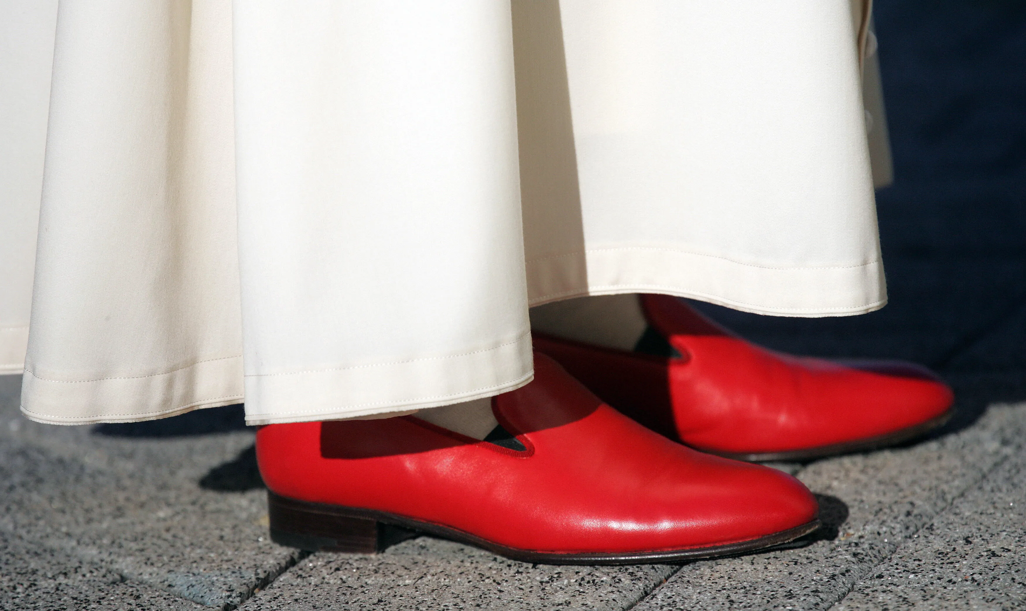 Pope Benedict XVI wearing brilliant red shoes arrives to attend an interreligious gathering at the Pope John Paul II Cultural Center on April 17, 2008, in Washington, D.C.?w=200&h=150