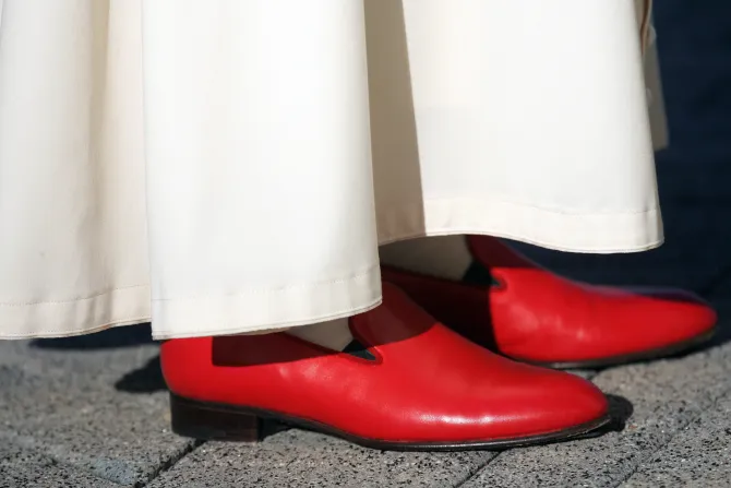 Benedict red shoes