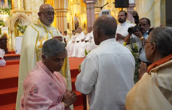 Major Archbishop Raphael Thattil’s elder brothers and sisters (he is the youngest of 10 children) took part in the Jan. 14, 2024, solemn Mass and received Communion from him. Credit: Anto Akkara