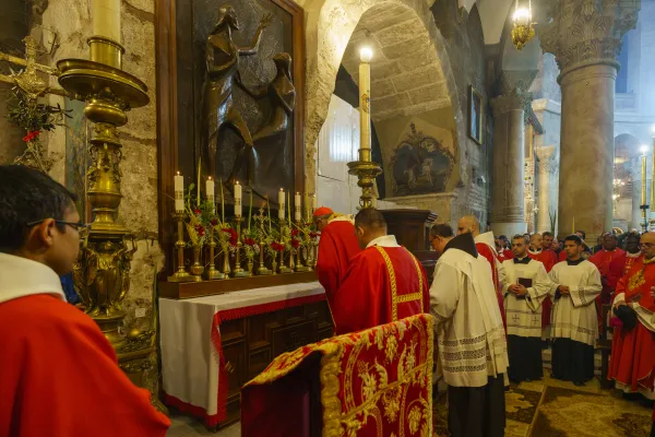 U nedjelju ujutro, 24. ožujka 2024., na Svetom grobu održana je svečana liturgija Cvjetnice koju je predvodio kardinal Pierbattista Pizzaballa.  Euharistijsko slavlje bilo je na oltaru Marije Magdalene.  Zasluge: Marinella Bandini
