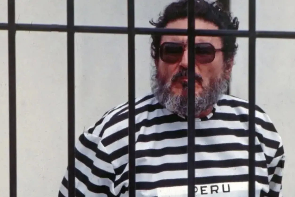 Abimael Guzmán after his capture in 1992.?w=200&h=150