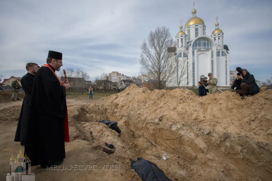 Major Archbishop Sviatoslav Shevchuk prays on April 7, 2022, for Ukrainians killed by Russian forces in Bucha.?w=200&h=150
