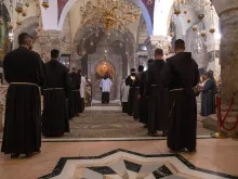 The daily procession of the Franciscan friars of the Custody of the Holy Land in the Basilica of the Holy Sepulcher. Due to the restoration works inside the basilica, Franciscans, as well as other communities, had to change the route of their processions. These are all issues that need to be discussed, as they fall within the Status Quo.