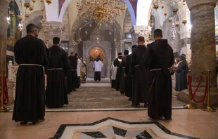 The daily procession of the Franciscan friars of the Custody of the Holy Land in the Basilica of the Holy Sepulcher. Due to the restoration works inside the basilica, Franciscans, as well as other communities, had to change the route of their processions. These are all issues that need to be discussed, as they fall within the Status Quo. Credit: Courtesy of Silvia Giuliano
