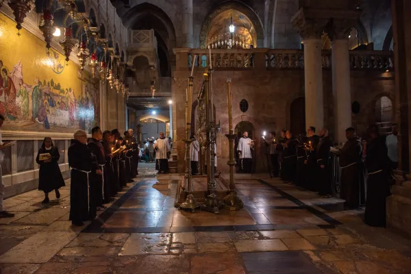 Daily procession of the Franciscan friars of the Custody of the Holy Land (Anointing Stone) at the Church of the Holy Sepulcher in Jerusalem, Oct. 9, 2023. Credit: Marinella Bandini