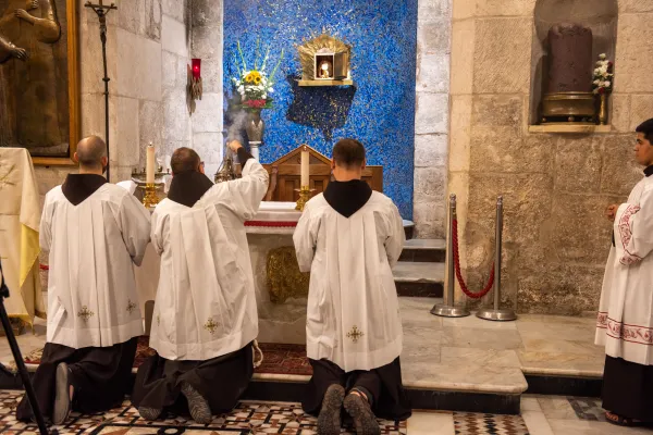 Daily procession of the Franciscan friars of the Custody of the Holy Land (Latin Chapel of the Apparition of Jesus to his Mother) at the Church of the Holy Sepulcher, Jerusalem, Oct. 9, 2023. Credit: Marinella Bandini
