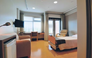 A room at the former hospice facility run by the Delta Hospice Society in Delta, British Columbia, Canada. The Canadian government in 2020 ended a $1.5 million funding contract with Delta Hospice over the organization’s refusal to implement medical assistance in dying (MAID). Then British Columbian Fraser Health Authority terminated the property lease with Delta Hospice, which shut the facility down.  Credit: Photo courtesy of Delta Hospice Society