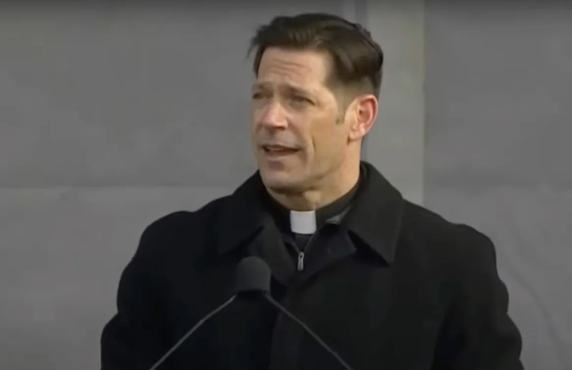 Father Mike Schmitz, the host of the "Bible in a Year" podcast, addresses the crowd at the March for Life rally on the National Mall in Washington, D.C., on Jan. 21, 2022.?w=200&h=150