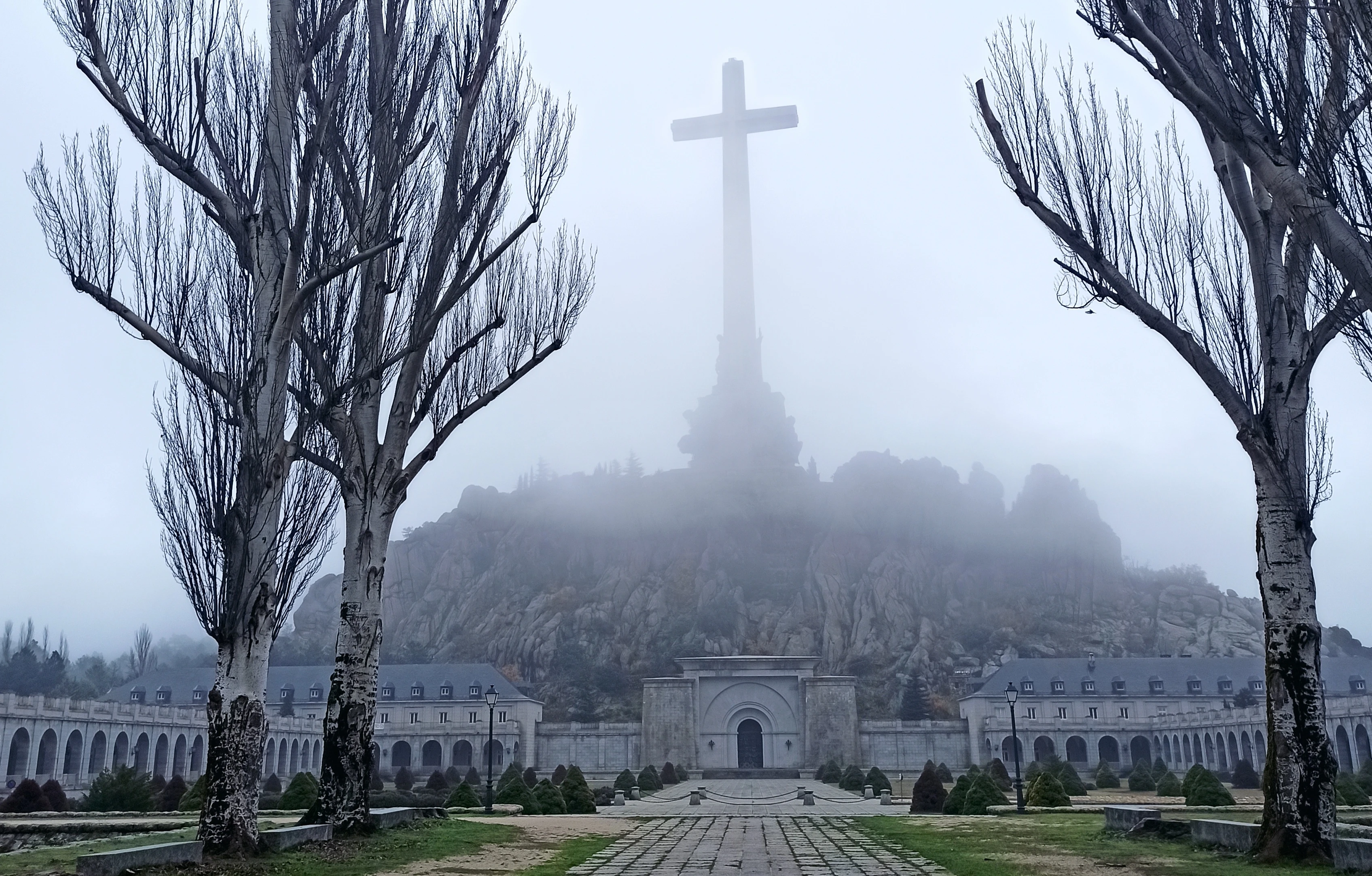 The cross in the Valley of the Fallen, November 2022?w=200&h=150