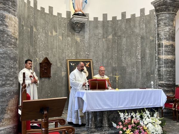 As new altar is consecrated at destroyed Iraq church, former parishioner recalls ‘wonderful days’