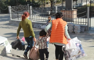 Armenian Caritas, with the support of Catholic Relief Services and USAID (United States Agency for International Development), launched the Immediate Assistance to Displaced Families of the Nagorno-Karabakh Conflict program in the Ararat region. Food and non-food assistance is provided to help vulnerable households displaced from Nagorno-Krabakh to meet their needs while they figure out what next steps to take amid the uncertain situation. Credit: Armenian Caritas