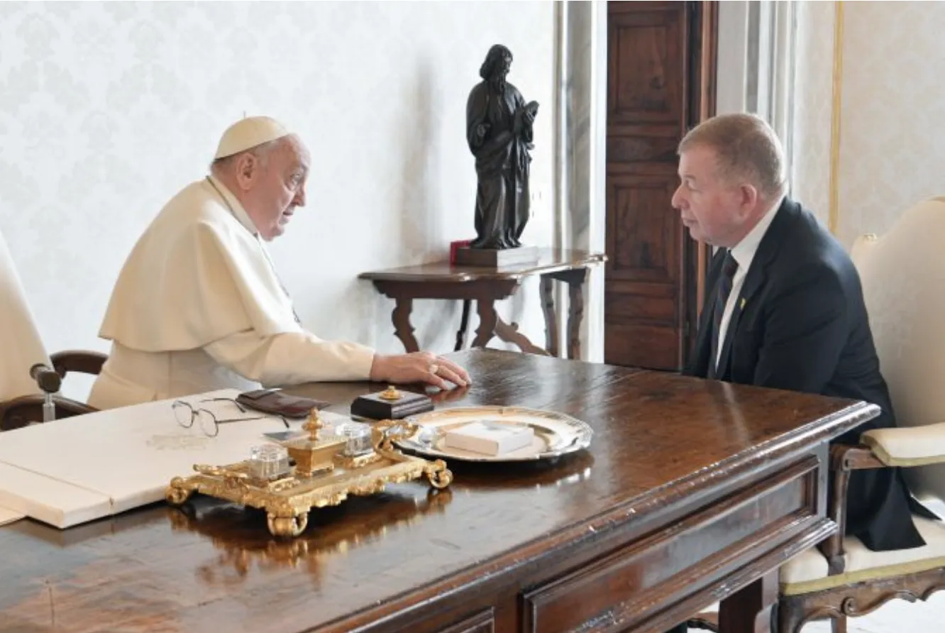 Israeli Ambassador to the Holy See Raphael Schutz meets with Pope Francis on Feb. 2, 2024.?w=200&h=150