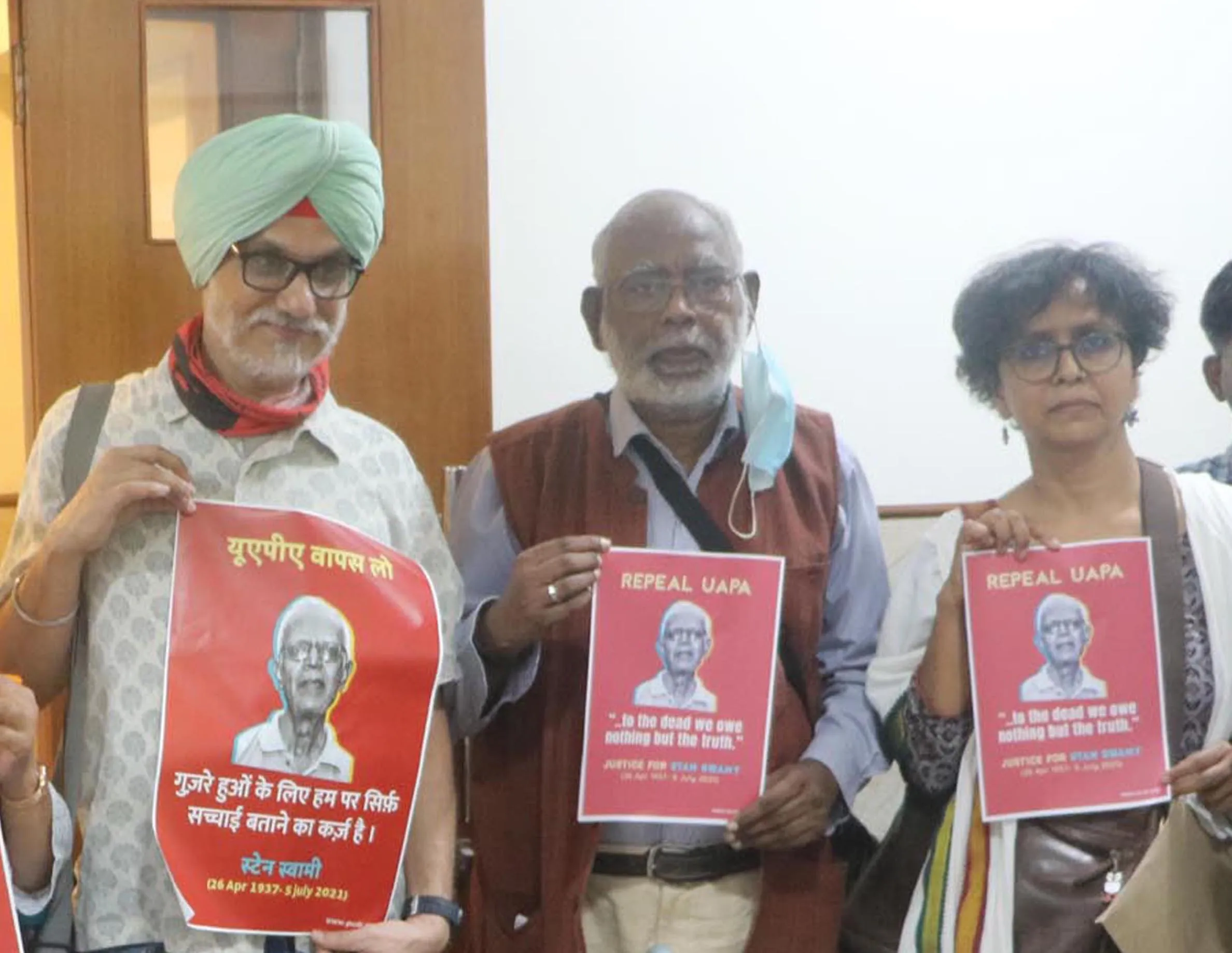 John Dayal (middle) and activists in July 2022 in New Delhi to mark the anniversary of Jesuit Father Stansamy, who died in police custody on trumped up terrorism charges.?w=200&h=150