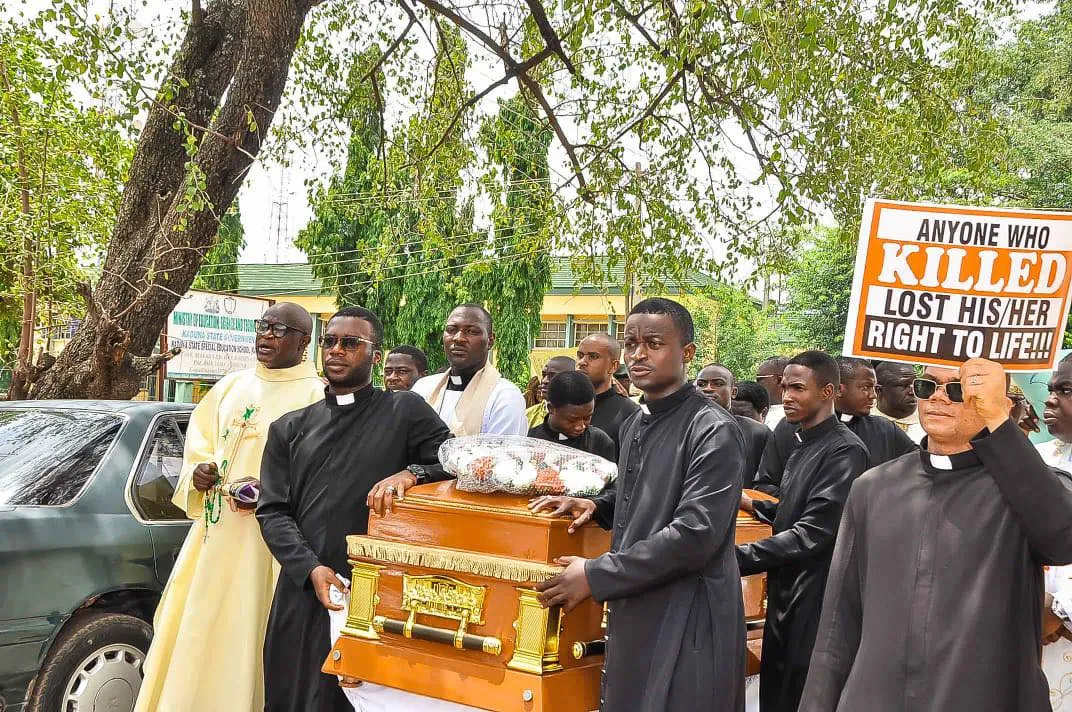 Priests protest at the funeral of Father Vitus Borogo in the archdiocese of Kaduna on June 30, 2022.?w=200&h=150
