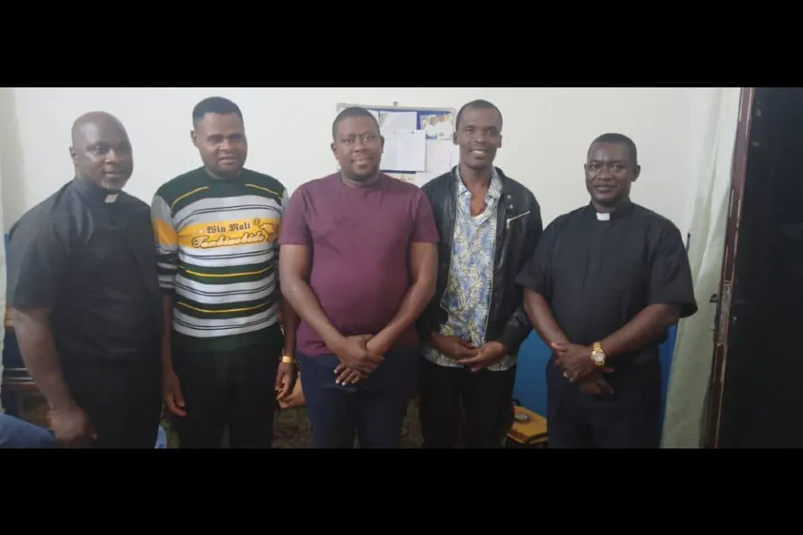 The three seminarians (C) who were released Oct. 13, 2021 by their captors, between Fr. Emmanuel Faweh Kazah, rector of the St Albert Institute, and Fr Jonah Yabanad Stephen, rector of Christ the King Major Seminary.?w=200&h=150