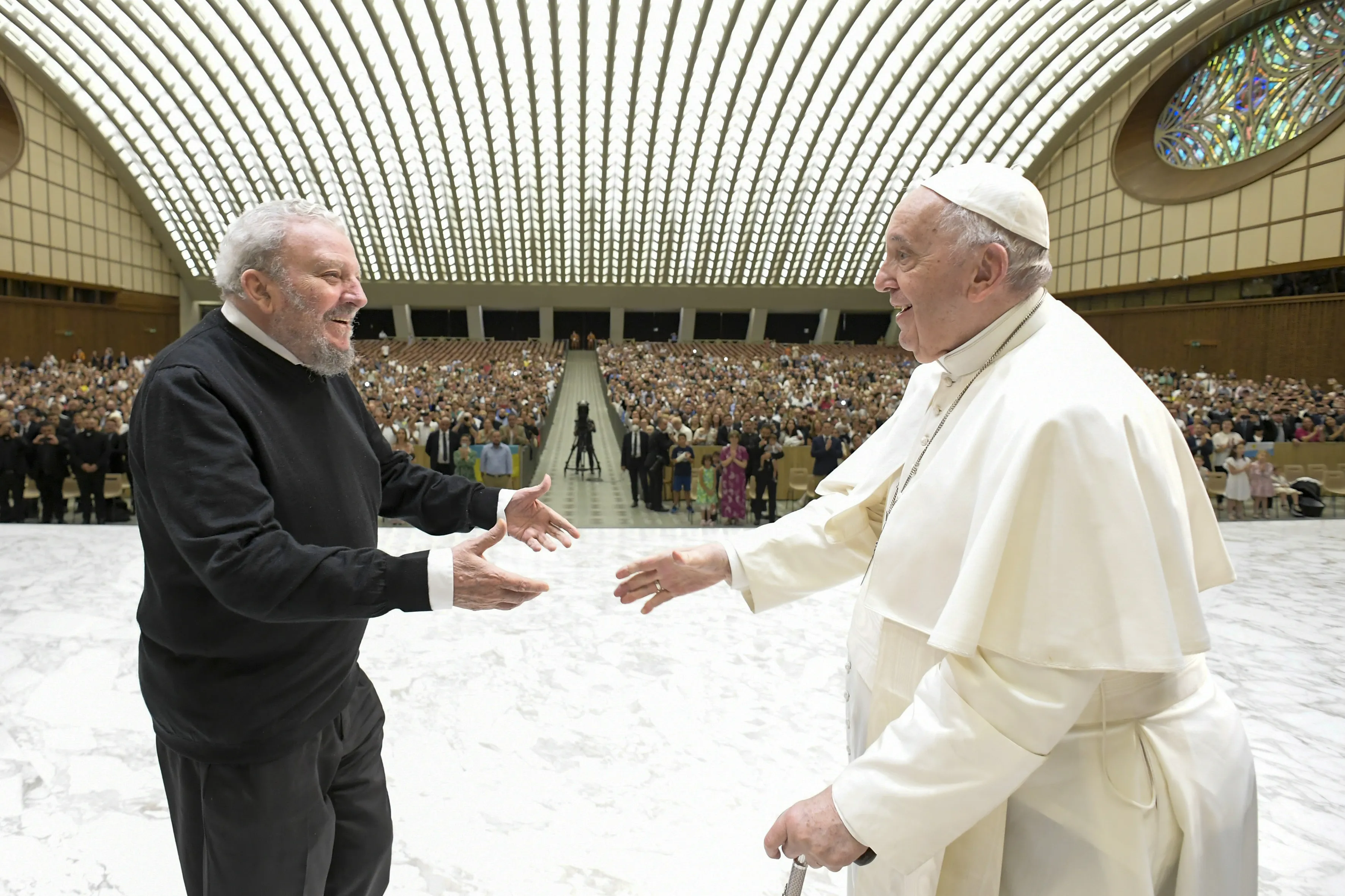 Pope Francis greets Kiko Argüello during a meeting with the Neocatechumenal Way in the Vatican's Paul VI Hall, June 27, 2022.?w=200&h=150