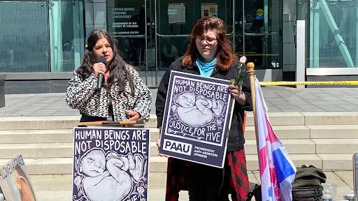 Lauren Handy and Terrisa Bukovinac outside the medical examiner’s office in Washington, D.C., April 8, 2022.?w=200&h=150