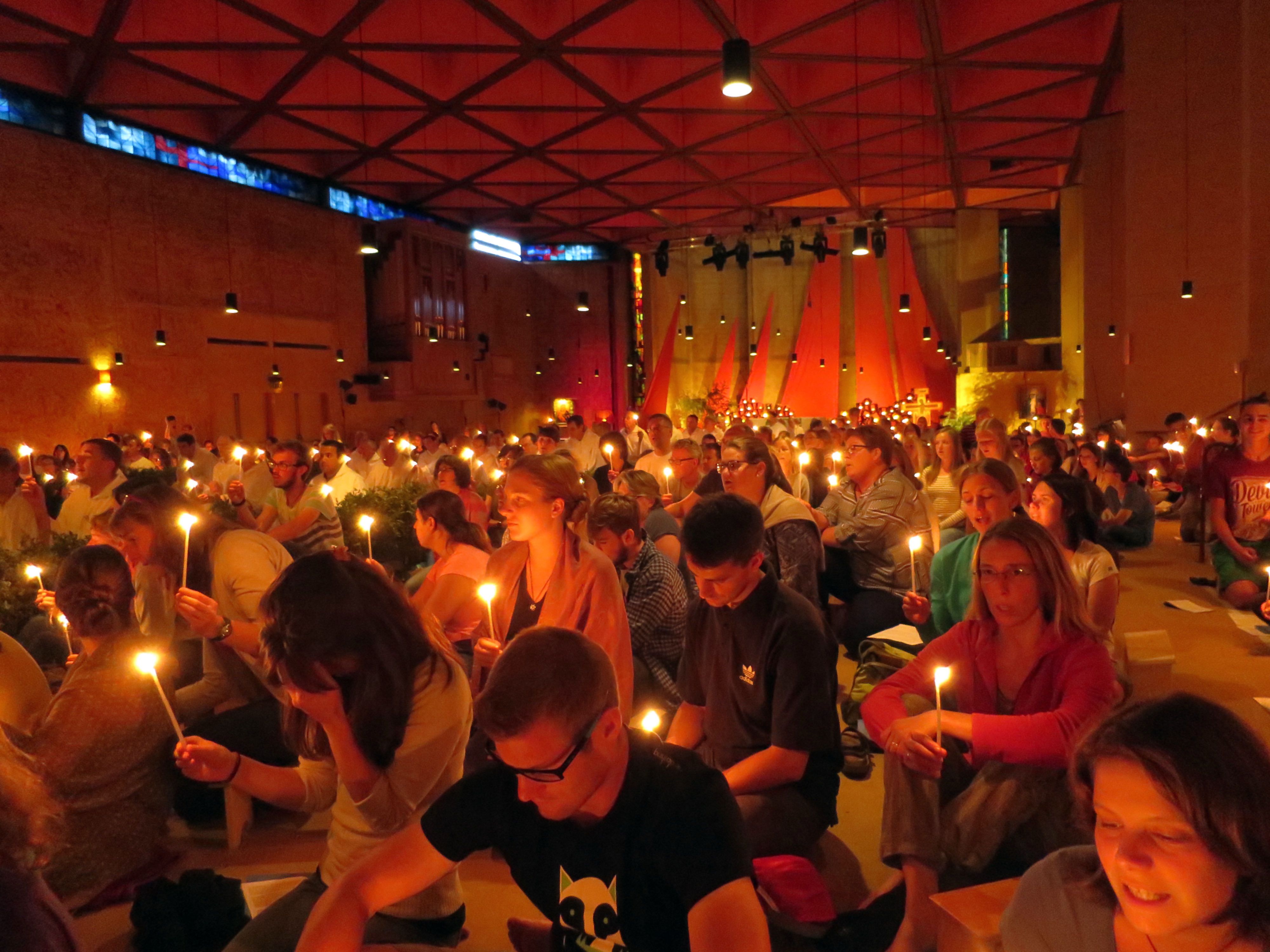 Pope Francis urges young adults at Taizé event to ‘dare to build a different world’